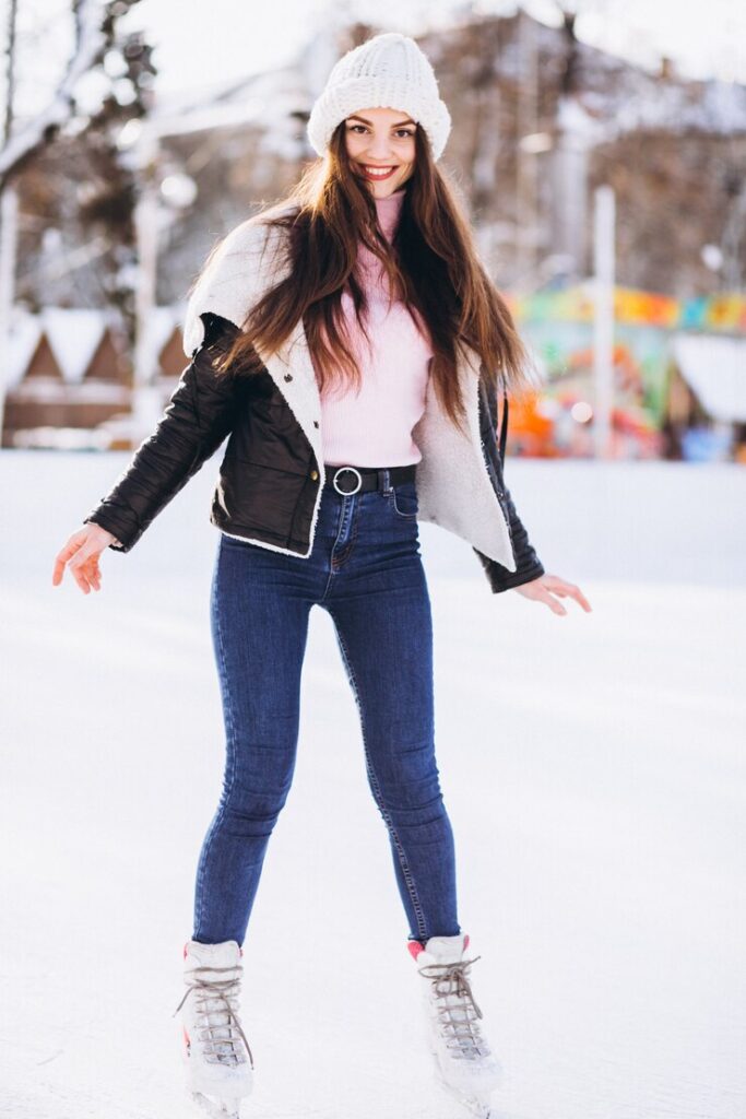 Elegant winter hobbies for women – ice skating for fun, fitness, and graceful movement on ice.